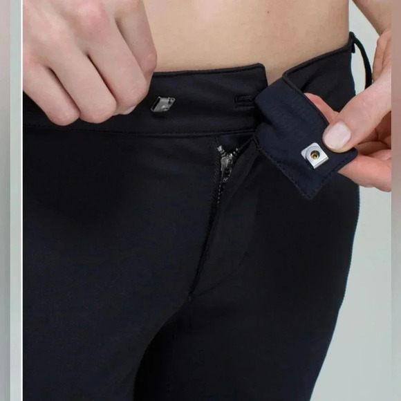 Lululemon Here To There Black Trouser Pants Size 6 - Picture 8 of 16
